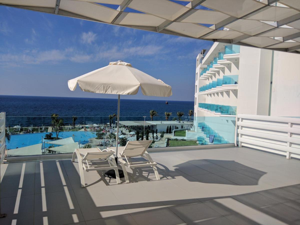 KING EVELTHON BEACH HOTEL AND RESORT, PAPHOS